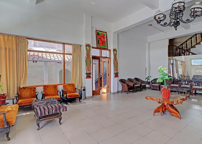 Super Oyo 91870 Warna Kedaton Hotel