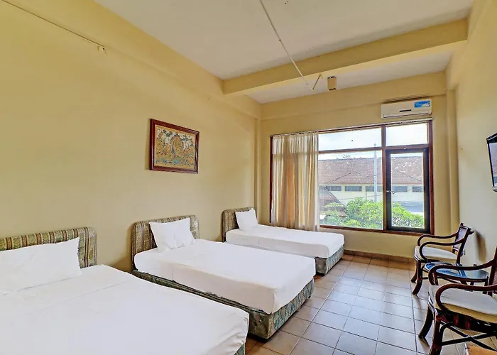 Hotel Super Oyo 91870 Warna Kedaton 2*