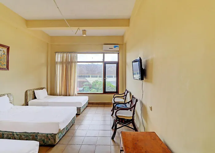 Super Oyo 91870 Warna Kedaton Hotel
